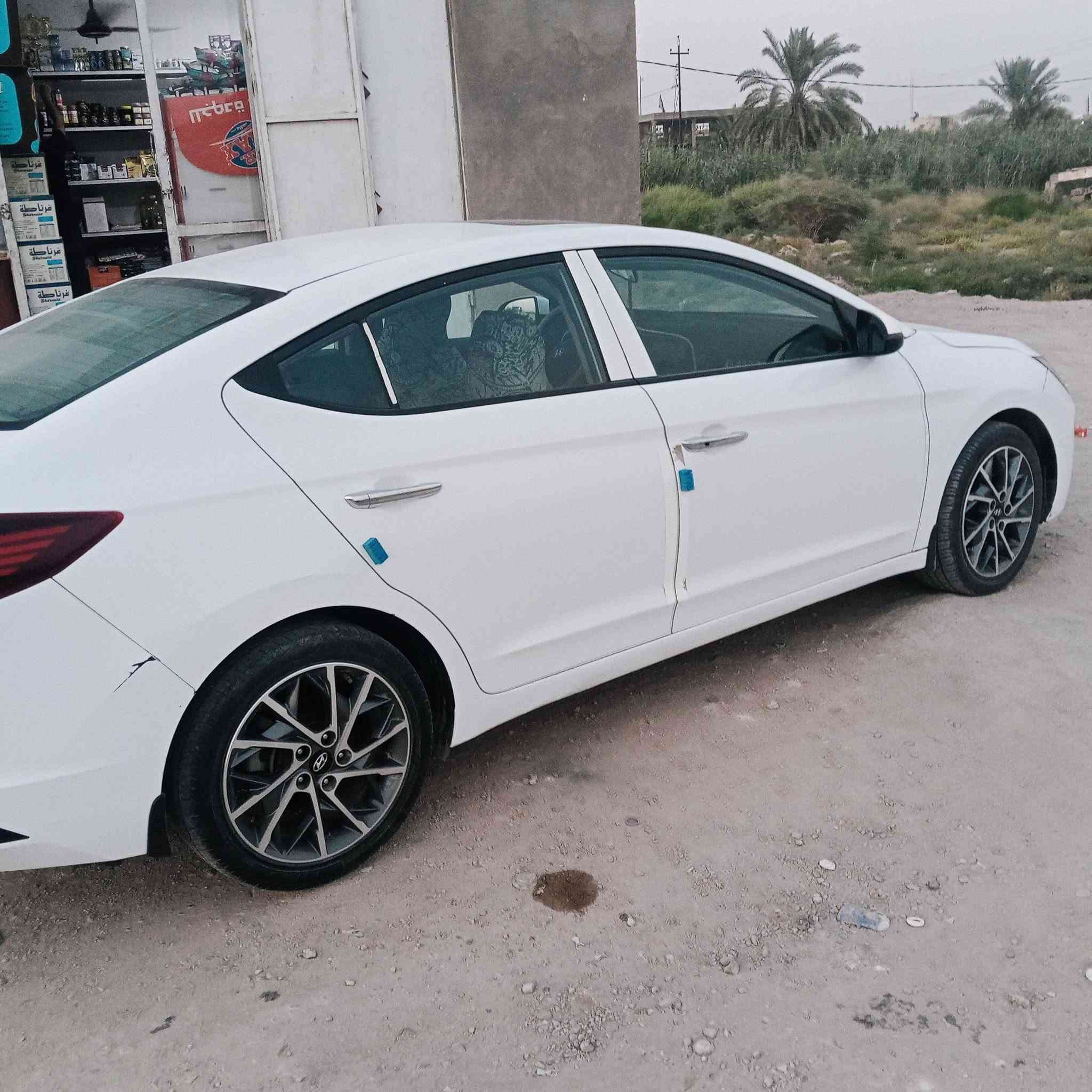 النترا 2019 خليجي
بصمة تشغيل 

كامرا دواره 

فتحه سقف 

حساسات امامي خلفي 

مثبت سرعه 

مانع انزلاق 

3انضمة قياده 

شاشه اندرويد 

ومواصفات اخرى سياره 1/1

حداديه جديده .كفاله عامه رقم انكليزي سنويه جديده

*********** . السعر اتصال
