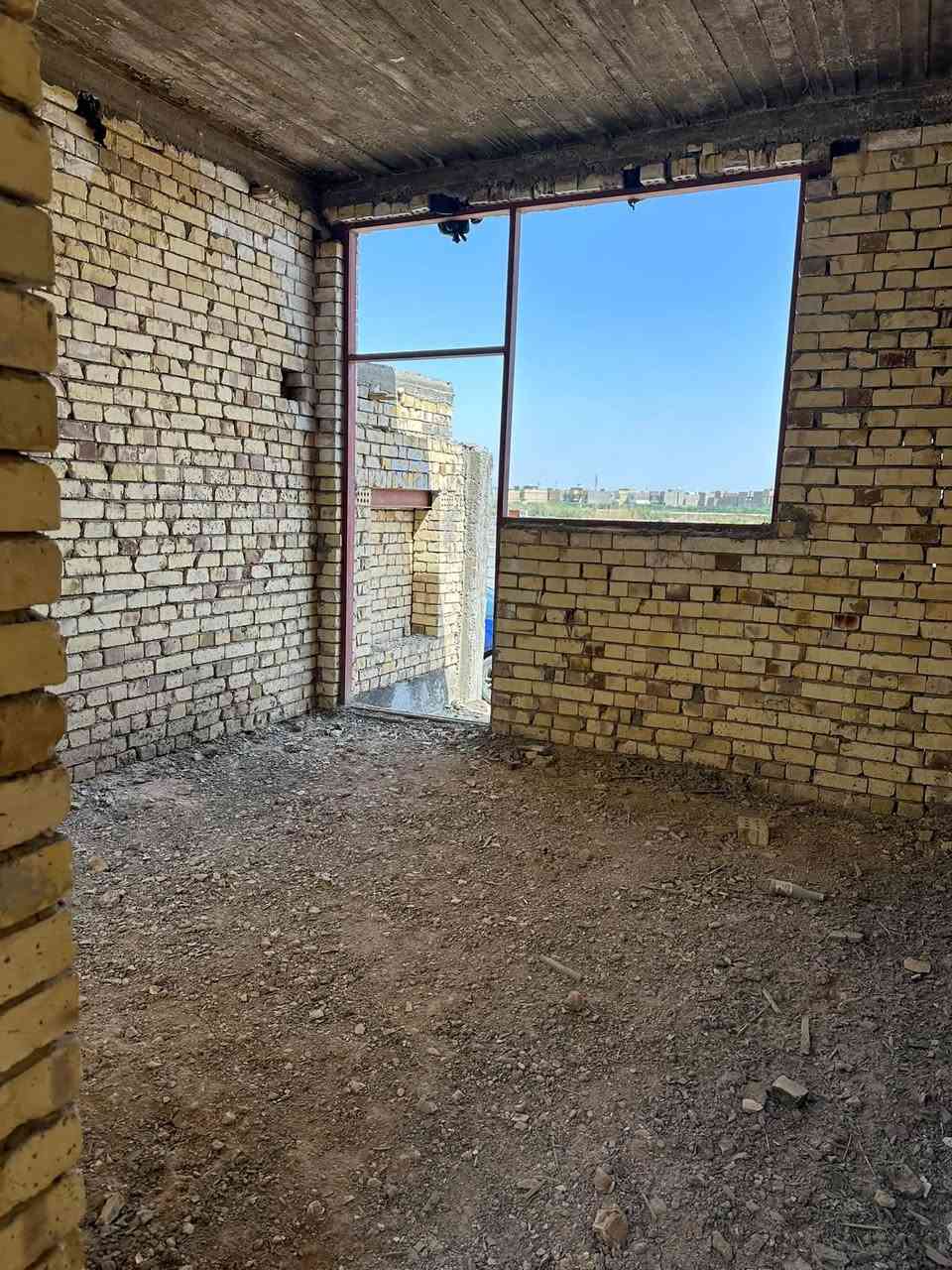 📍 العنوان: أم الخيل - الحي الثقافي - نهاية شارع المسبح.
    طابو زراعي سند 25 تحويل باسم المشتري مباشرتا
📐 المساحة: 130 متر مربع.
📏 الواجهة: 8.5 متر | النزال: 16 متر.
🛣️ عرض الشارع: 10 متر (شارع خدمي واسع ومريح).
🧱 نوع البناء: بناء حديث ومميز باستخدام طابوق جمهوري.
📌 للاستفسار ومزيد من التفاصيل، يرجى الاتصال على الأرقام التالية:
 📞 ⁠***********⁠
 📞 ⁠***********⁠
أو يمكنك مراسلتنا مباشرة عبر بريد الصفحة 📥
