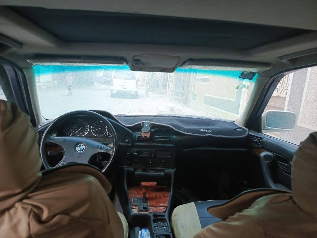 السلام عليكم
BMW525للبیع 

موديل 92 كير ومكينه جديد كير اوتوماتيك  سياره رقم انكليزي انبار ب اسمي مكان سياره كربلاء سعر ب45 وبيها مجال  ***********

نص مكتوب في الصور:
- HONOR X9b 108MP Ultra-Sensing Camera 22/11/2025 08:58