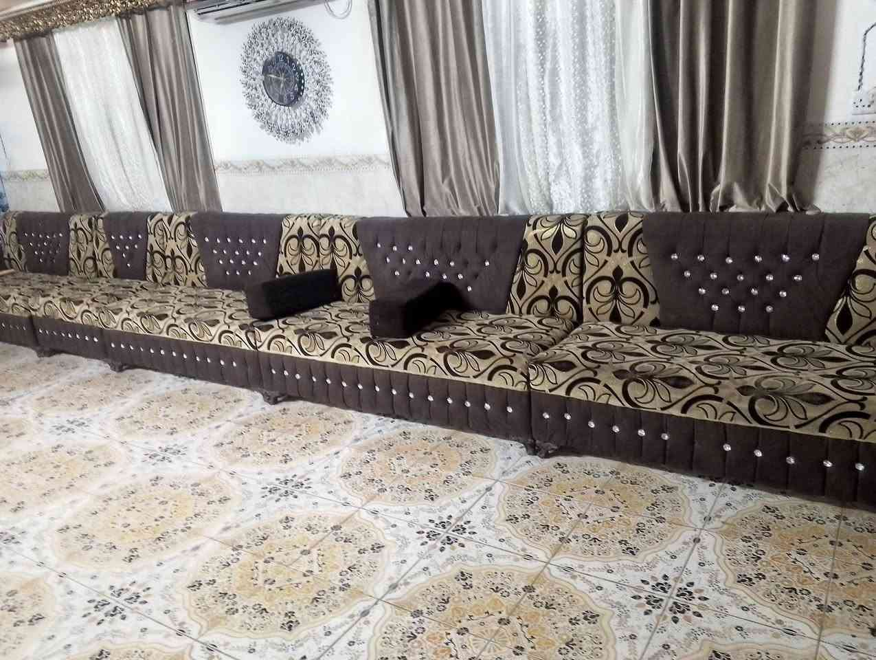 تخم 9 مقاعد مابي اي ضرر نضيف سعر 550 الف مكان قرب جامعة بابل ***********
