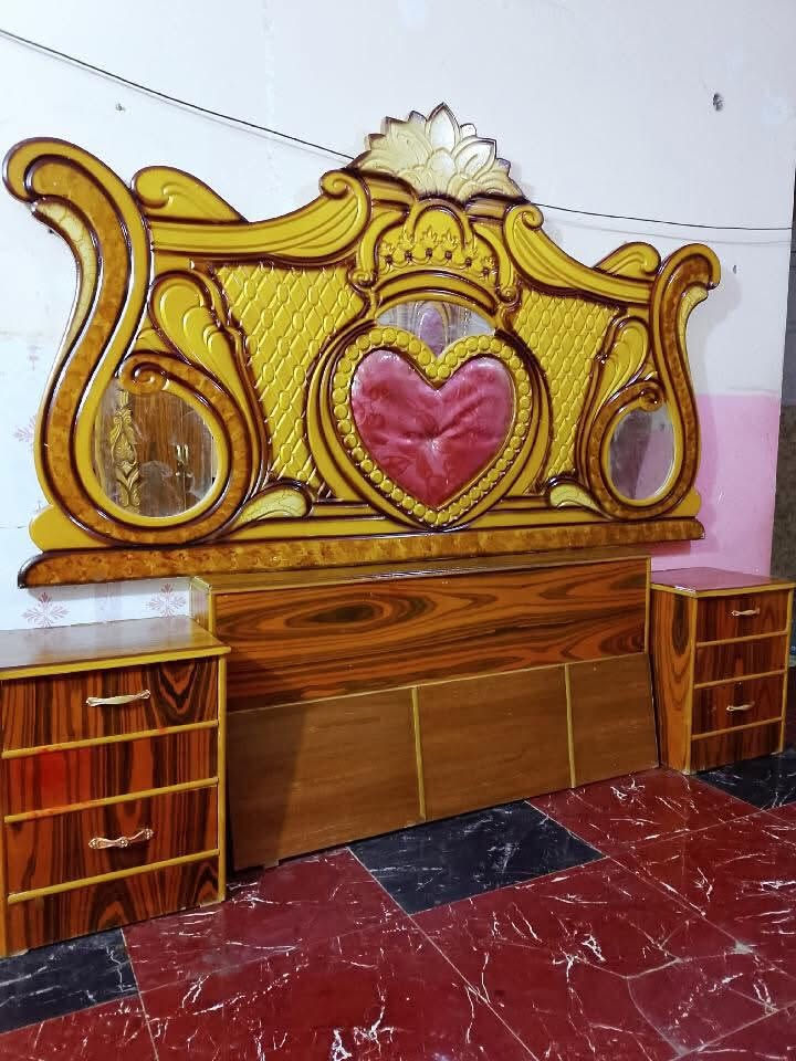 غرفه قاطين صاج عراقي وكلللش نضيفه زلغ مابيها ضهر جرجوبه شد براغي والسعر 550 شراي اتصل عالرقم *********** ميسان حي شهداء
