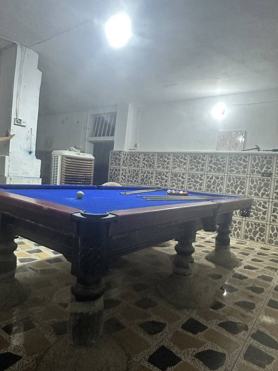 موجود ميز بليارد كامل معا كيوبات 4 ومثلث للبيع سعرو 600 مكانو موصل ناحيه زمار التواصل على الرقم  ***********
