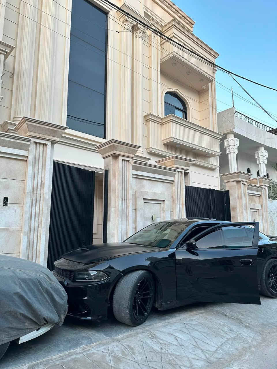 عليكم 
جارجر2020 RT max 

حادثها قطعتين فقط جاملغ ايمن وبنيد ومتاذي اللغد 

بيها هدرز BBk , لد متغير ،سقف روز ، عدسه قويه ،

سعرها 165 ومطلوبه 10 تصير 155 قفل 

بصره طويسه📍

*********** عمار
