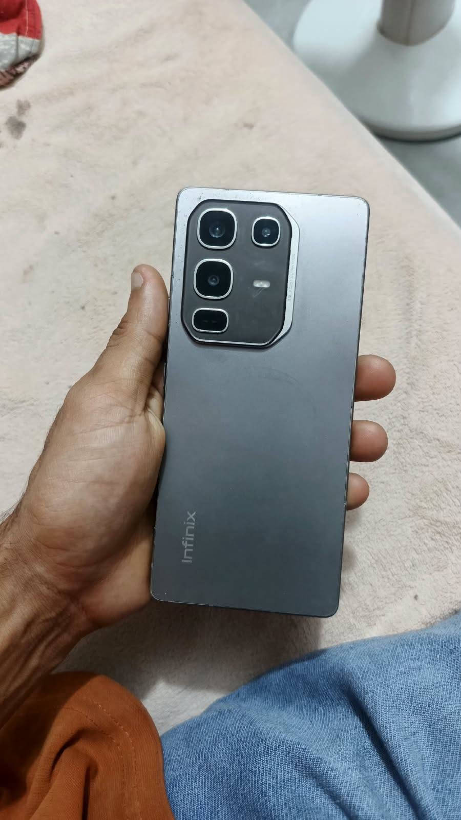 سلام عليكم جهاز Infinix NOTE 50 Proالبيع جهاز نضيف ذاكره ٢٥٦جهاز لمس يخبل سعر ٢٧٥وبي مجال أو مراوس بايفون ملاحظة لجهاز بكان شريحة ما يشتغل بس كامل ملحقات شاحنه عل ضهر هدفون كارتونه رقمي ***********واتساب فقط
