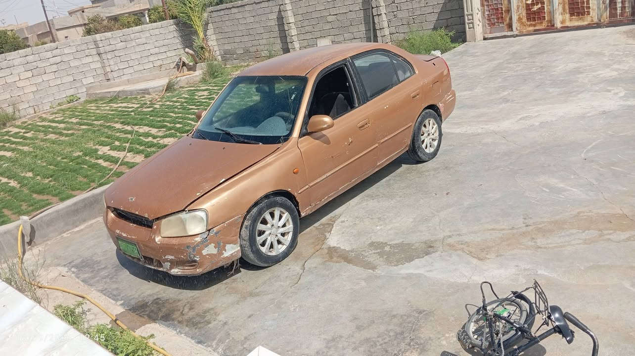 🚗 للبيع هيونداي ڤيرنة موديل 2001
▫️ كوري 🇰🇷
▫️ رقم فحص نينوى
▫️ اللون: نحاسي
▫️ التواير: نص عمر
▫️ القاعدة: مبدلة جديدة
▫️ الصدر: بحالة جيدة 
▫️مصبوغة عام  
💰 السعر: 22 ورقة، بيها مجال قليل
📞 ***********
**الفحص خير دليل، والبيع للجادين.**

نص مكتوب في الصور:
- 18/09/2026 12:45
- 16/09/2020 12:45
- 18/09/2026 12:46