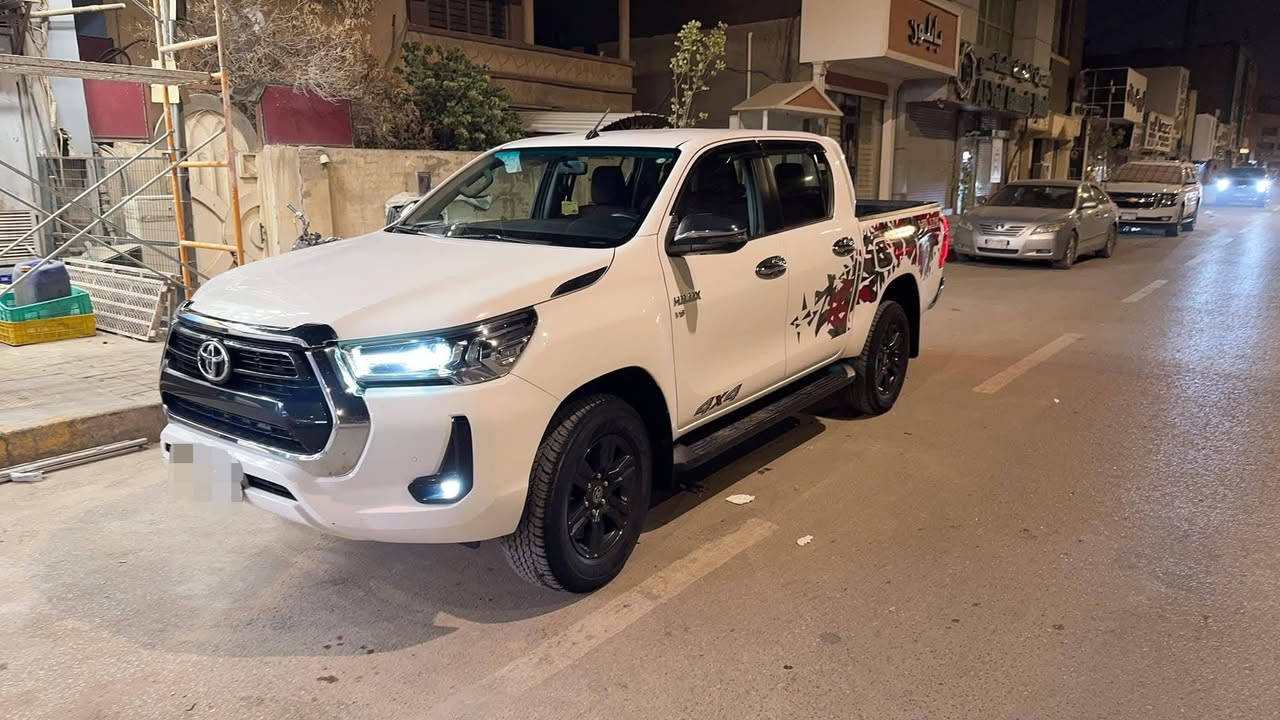 السلام عليكم للبيع تيوتا هايلوكس 2022
شركة ساز فول مواصفات TRD
ماشيه 73
رقم بغداد باسمي 
بصمة ابواب + بصمة تشغيل
كير اوتماتيك
تحكمات ستيرن + مثبت سرعة
حساسات امامية خلفية
کامره خلفيه
4000 6 سلندر
فور ويل 4*4 دفلوك
بانزین
وضعيات قياده ) ایکو + بور)
قطعتين تبريد
6 سماعات
مري شفط + اشارات مري
تبرید مقاعد
شاشة وسطيه كبيره
شاحن وايرلس
لایت زنون لد امامي خلفي
مكفولة من الصبغ والبارد والتكحيل 
السعر 340 وبيها مجال قليل
مكاني بغداد الشعب حي اور 
للاستفسار ***********
