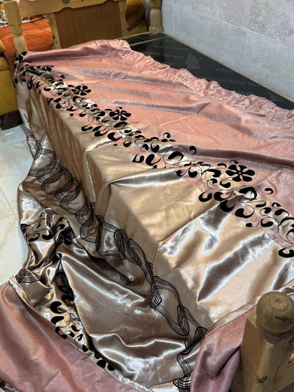 السلام عليكم ، دوشك سفنج ب20.
بردة ست قطع ب20، اما البردة النيلية هاذي جديدة سعرهة ب40، سرير خشب محترم ب35 قفل،، مفرشة تحم عشر مقاعد ب25، سخان ألمنيوم ب15قفل..
الرقم ***********
الموقع: كوت الزهراء قرب عمارة القزويني او مجمع الكرار. دهل اوران, واسط
