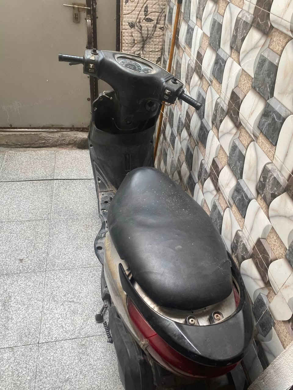 سلام عليكم دراجه فريز نقص كابريتر وبجم الامامي دراجه شغاله خير من الله نكره سلف وهندر محركها ناعم  دراجه نقص كابريتر. جيب وشد سعر 300 وبيها مجال 
مكان مدينه الصدر رقمي ***********
