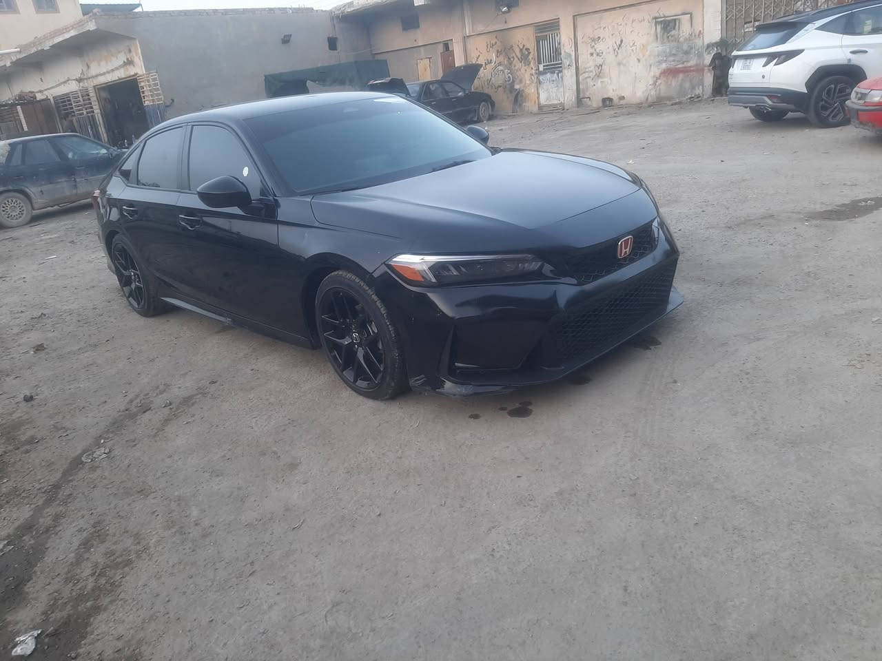 هوندا سيفيك موديل 25 صبغ دعاميه وبوند فقط بدون دواخل وشواصي سبورت محرك2000 سعر 130 وبيها مجال المكان سامره للاستفسار ***********
