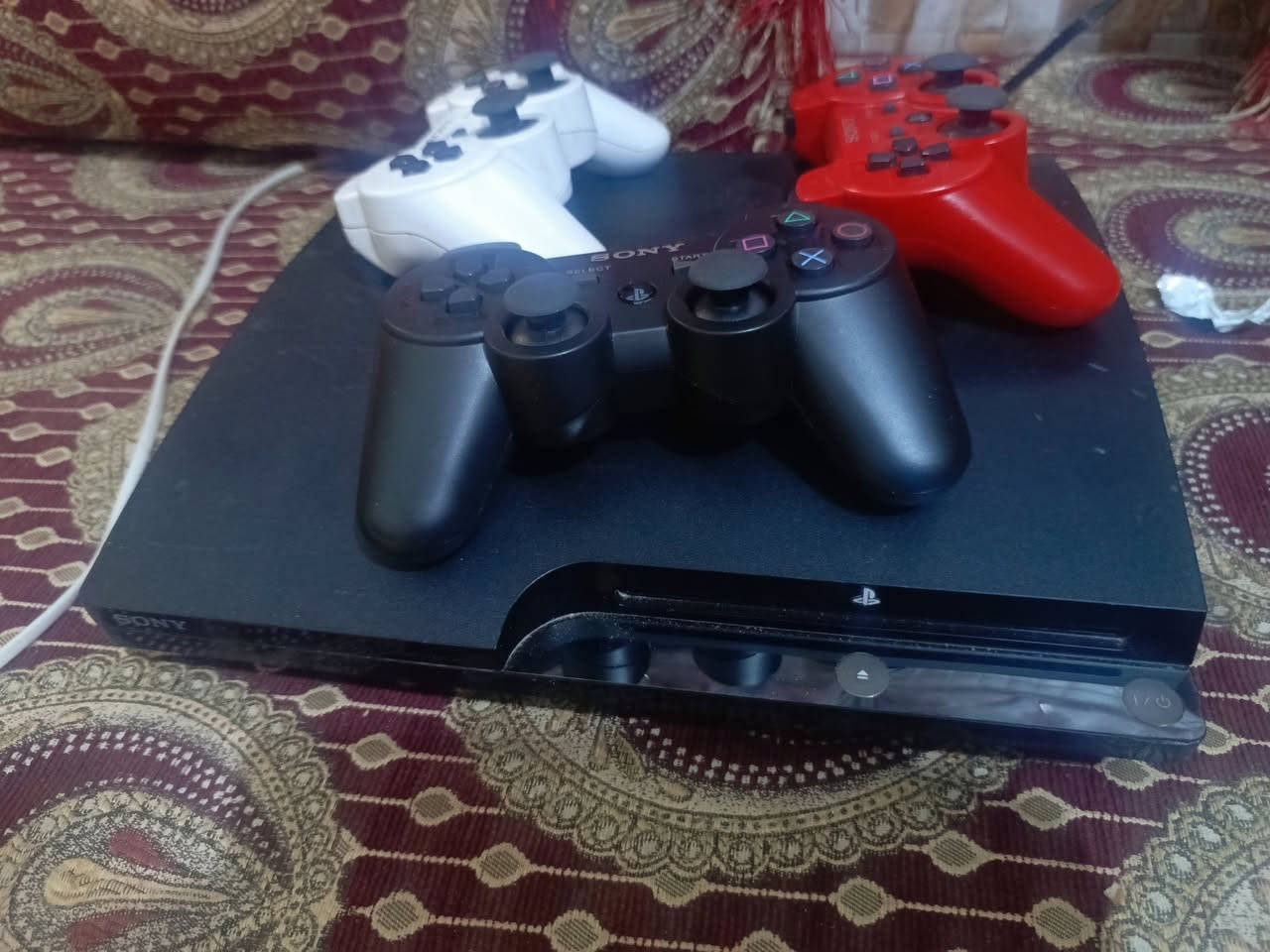 بلي 3 مهكر للبيع مع جوستك عدد 2 وبيه 20 لعبه 3 بيس طوبه سعره 125 ***********
