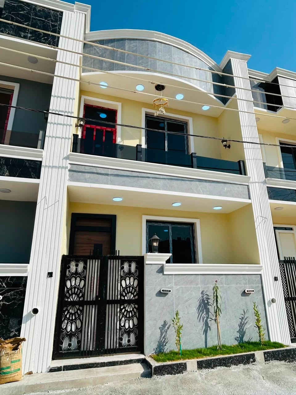 🏠#للبيع_بيت_50متر واجهيه 5متر نزال 10متر
🏗️بناء طابقين وبيتونه 

📍العنوان #بغداد_الدور_البوعيثه
⬅️مجمع العيثاوي

🔹يحتوي البيت على؛
✅غرف منام 2
✅ستقبال-
✅مطبخ-
✅مجمع صحيات 1

🔴 ملاحضه البيت جاهز للسكن ✨ 

🔹نوع العقار طابو زراعي سند 25 اقرار محكمه

🔴السعر 89""مليون 

🔹البيت واضح بصور للاستفسار خاص او الاتصال على الرقم  
 واتساب ♦️***********♦️
