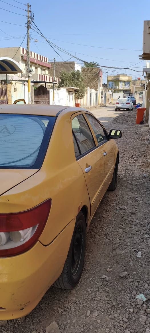 سلام عليكم BYD F3 2011 رقم قادسية مصفره هيئه وغرامات سنويه بعدلها سنتين السياره لا ضربه ولا تبديل بيها خياسات دوس وأطراف بيبان + بيها جراد جماعه البي واي دي يعرفون البي واي دي كله يجرد السياره محرك وكير وتبريد (لانسر) اكرر (لانسر) مو صيني البلادي ( لانسر) هاي ثالث مره أعيدها وعوزها دبلات خلفيه .... السياره حساس خلفي فتحه بيها سماعات بايونير وزنون LED عالي وبيها كامره حوادث 4k مشتريها ب150 الف تريد اخذها تريد احسبها وي فلوس السياره وكلشي بسعره + سعرها 42 وبيها مجال رقمي ***********
