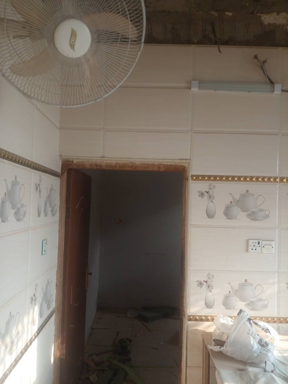 دار للبيع زراعي حي نيسان خلف سكلة الكرعاوي المساحة ١٠٠متر مربع يحتوي على غرف عدد ٢وصاله واستقبال ومطبخ وتخاريج للاستفسار الاتصال على الرقم *********** السعر ٢٥وبيه مجال
