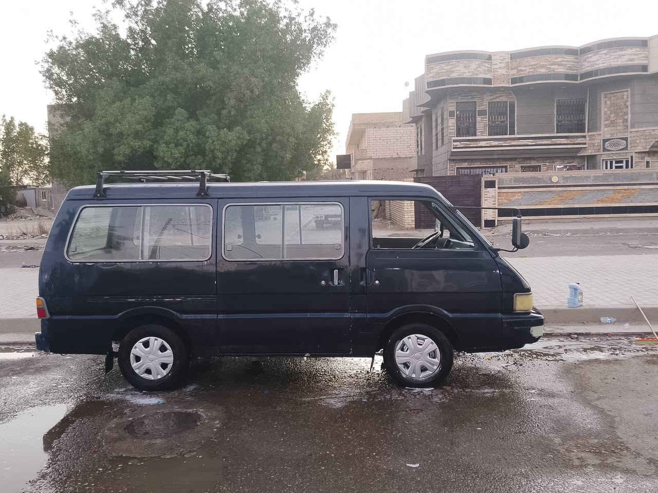 السلام عليكم كيه بستا موديل 1995 لون نيلي رقم حمل باقي على ستلام كير مكينه اكسل مكفولات  دوشمه جديده سياره جاهزه سعر 45 $ لاستفسار ***********
