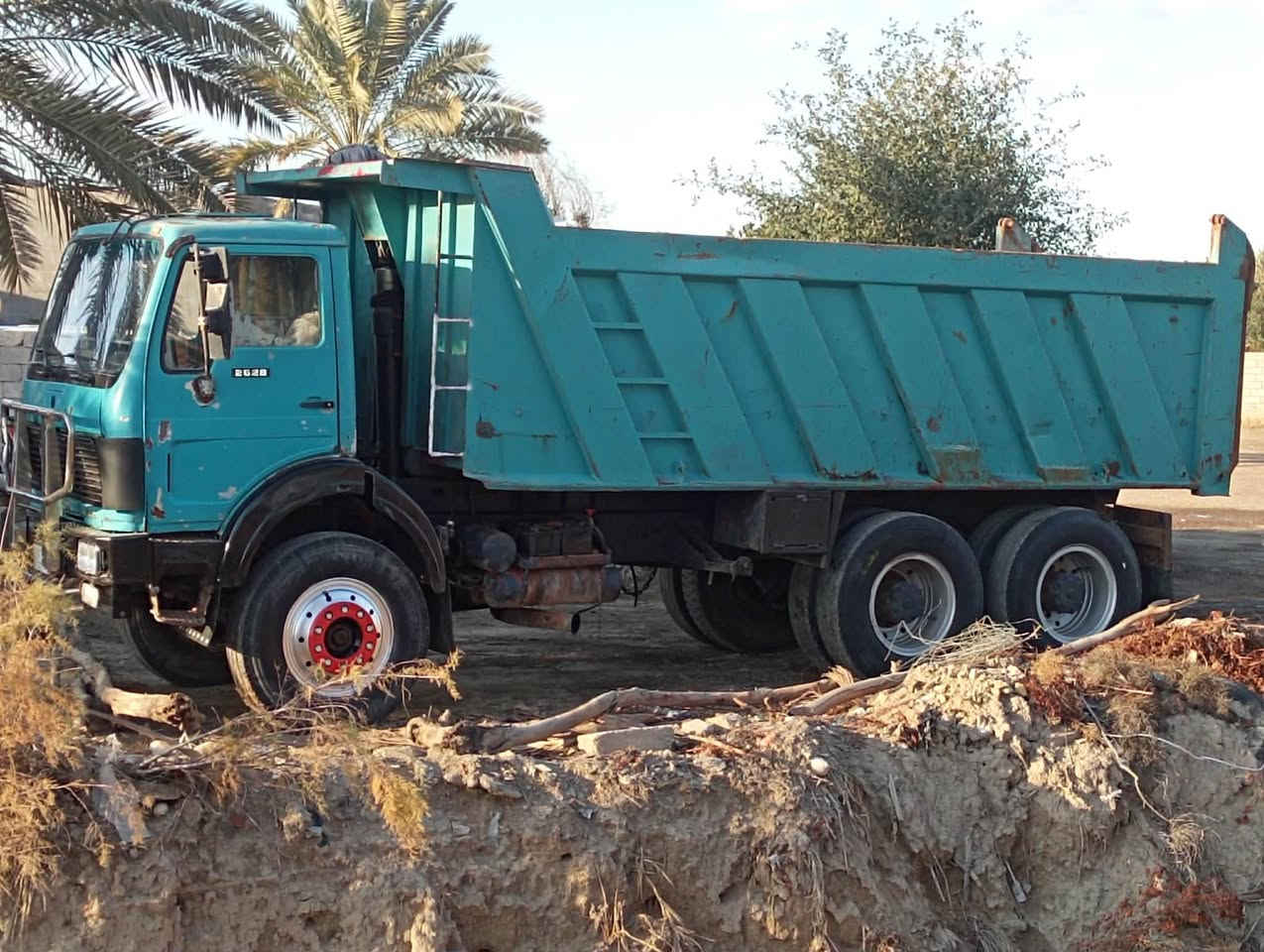 البي ٧٥ للبيع او مراوس البي بترا 
محرك ٢٨ نضيف. كير 160

رقم ألماني  رباط عوج   للاستفسار الاتصال ***********
