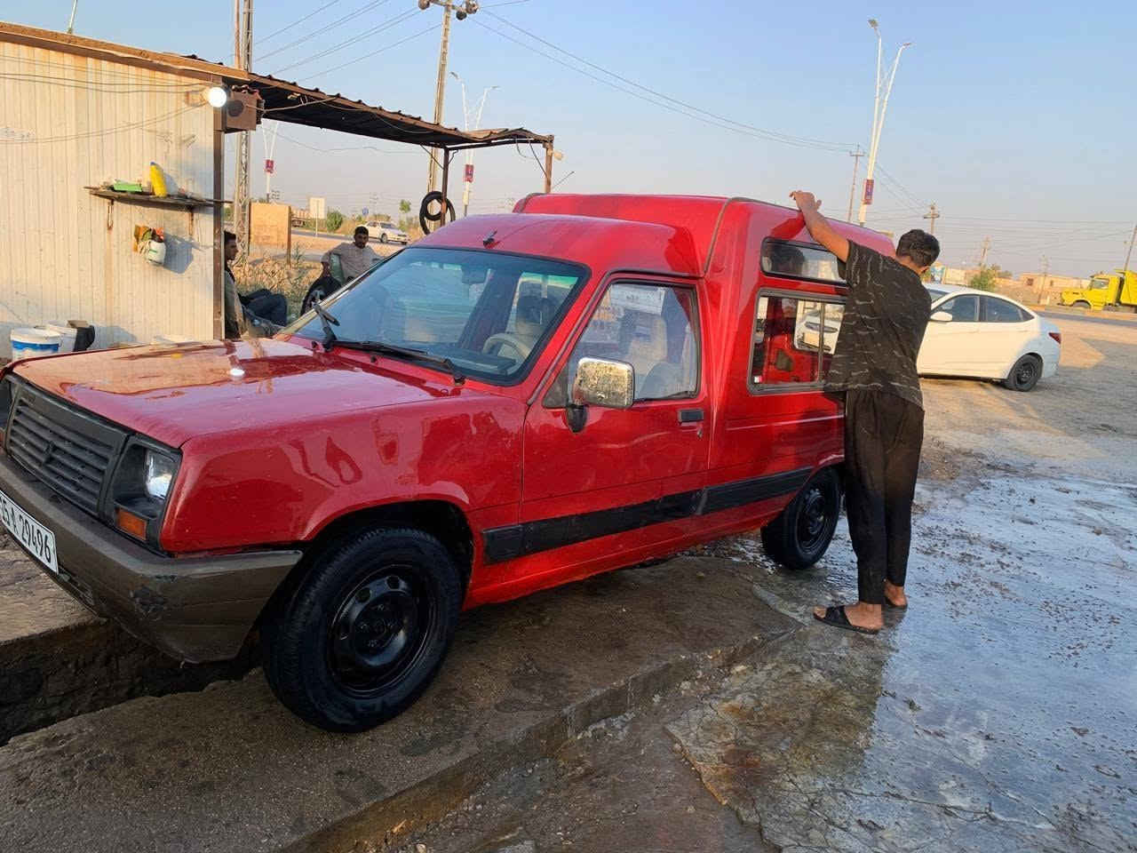 رينو فرنسي موديل 94 بأسمي السعر 30 ورقه ناصريه مركز ***********

