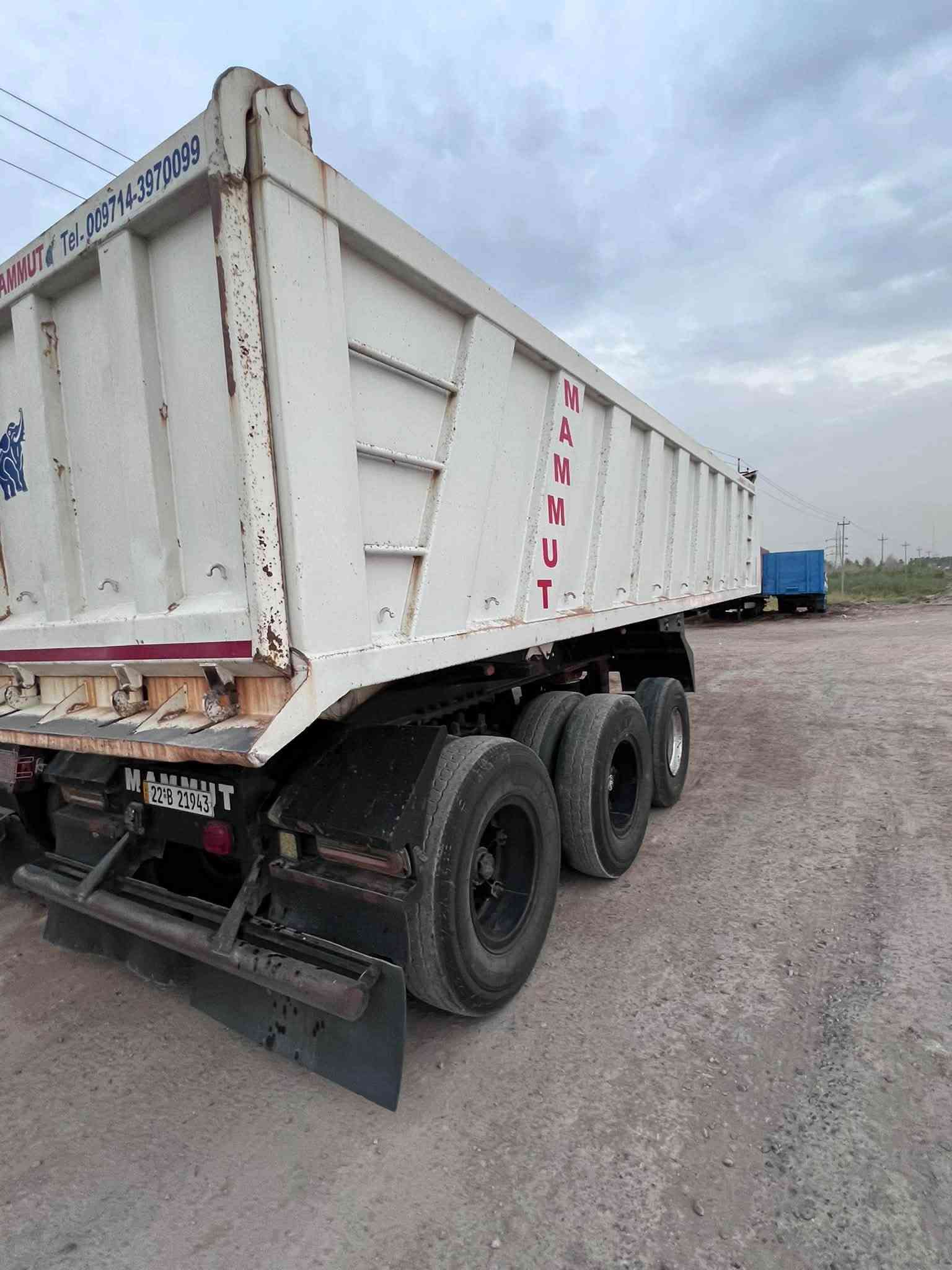 رجاءً رجاءً رجاءً وقت الاتصال من ال9 صباحاً إلى ال 9 مساء 🛑🛑🛑🛑🛑🛑
للبيع/ المكان واسط النعمانية قرب الجسر معرض الحاج علاء صچم لل استفسار /***********/***********

نص مكتوب في الصور:
- s talk about trucks. truckstore.com