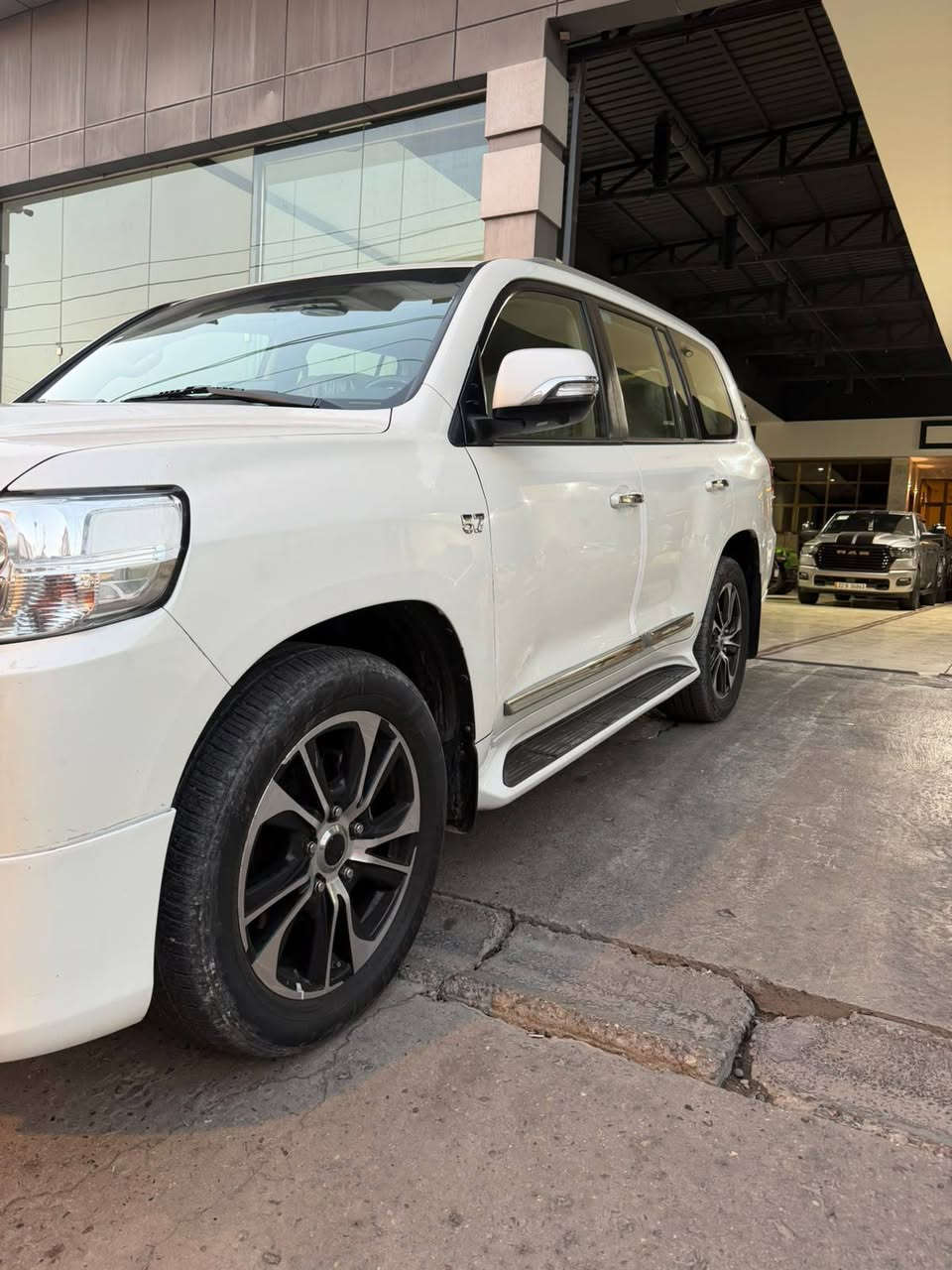 لاندكروز موديل 2021 vxr5700
كفاله عامه العنوان بغداد ***********
