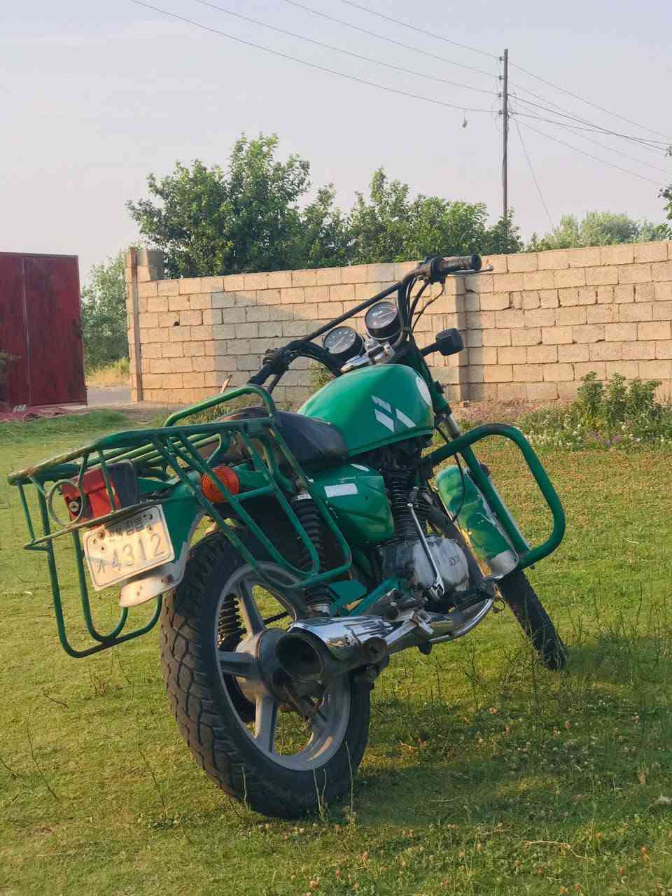 السلام عليكم ماطور بلداوي للبيع كامل مكمل سلف هندر كله شقال كهربائيات كله شقاله والنضافه شوف العين والمكينه 150 اتصل ودلل***********
