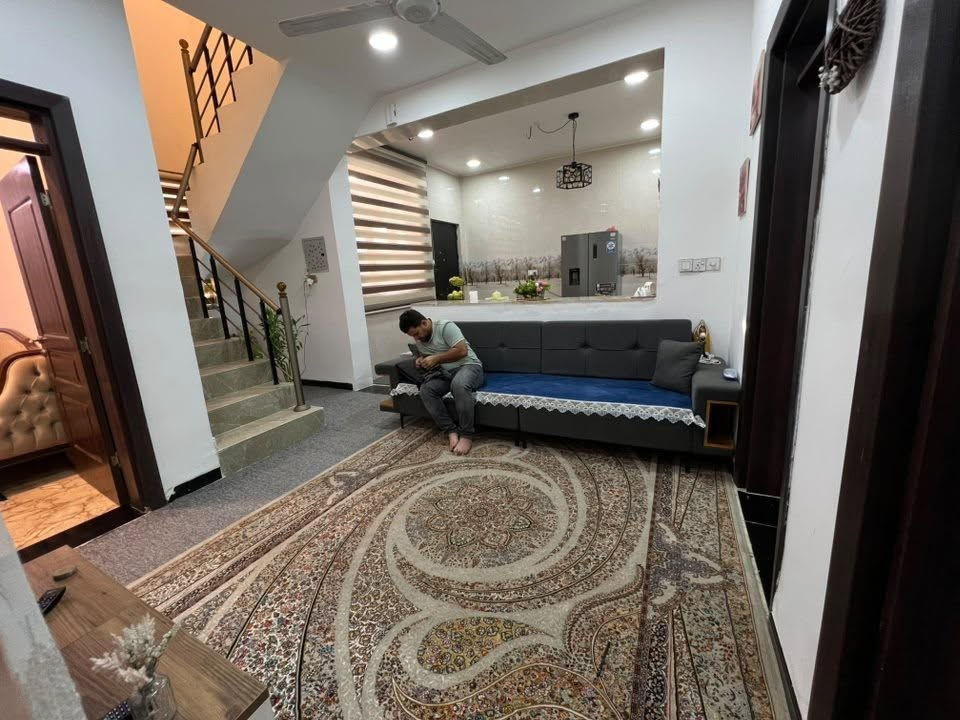 بيت في في ابي غرق مجمع الصفوه السكني 200م
يتكون من غرفتين نوم وصاله ومطبخ حار وبارد وكلدور وصحيات عدد2 السعر المطلوب 85 مطلوب مبادره على المصرف العقاري60مليون للاستفسار الاتصال بالرقم***********
