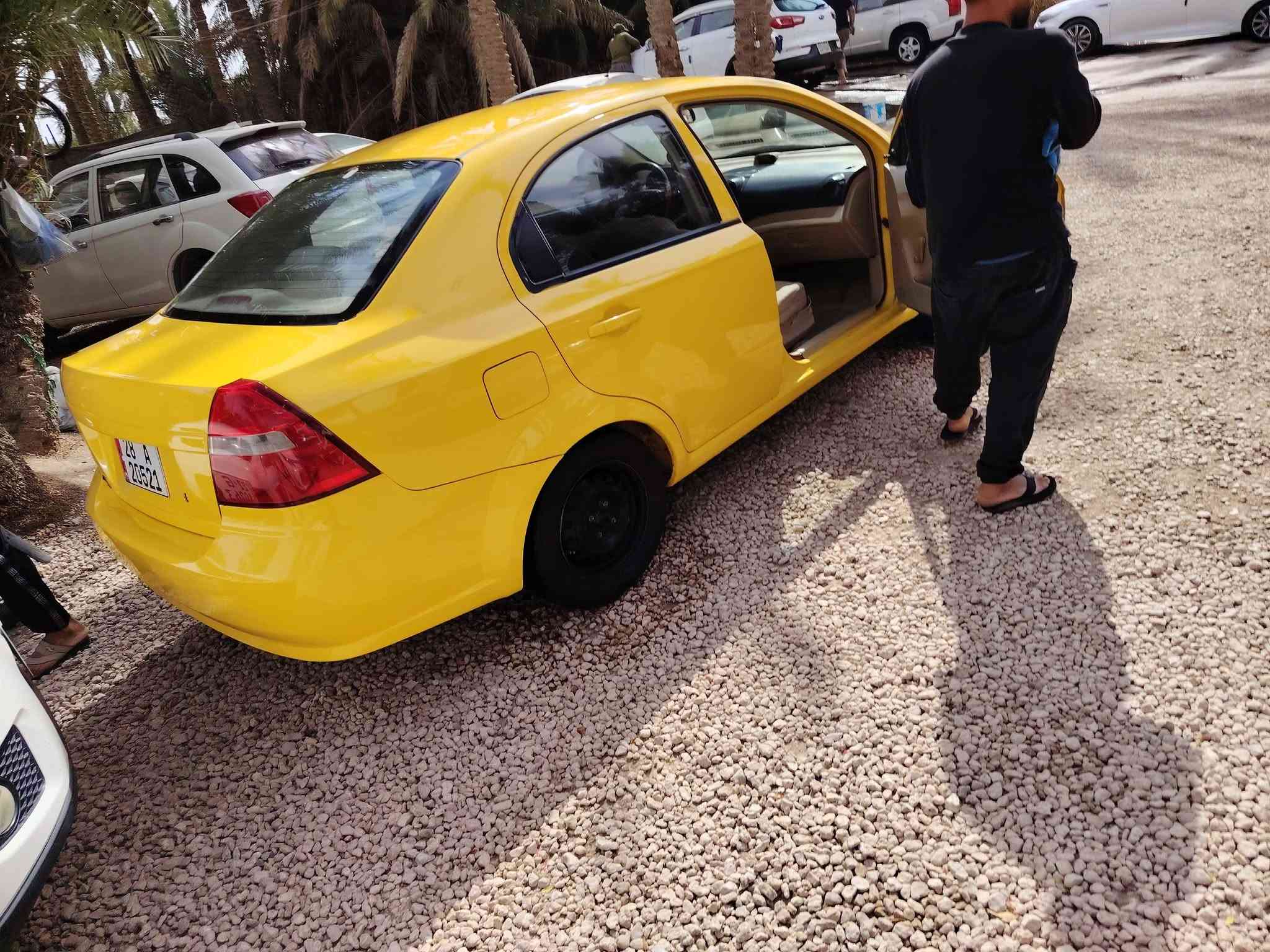 يالله سلام عليكم افيو ٢٠٠٩ خليجي محرك مفتوح مو مسكر مكينه وكير جدد بسمي رقم انكليزي حادثه بنيد بس صبغه جديده حلوه كلها جاهز تخم تاير صارله سبوع سعره ٤٩ وبيها مجال للطيبين مكاني دوانيه ***********
