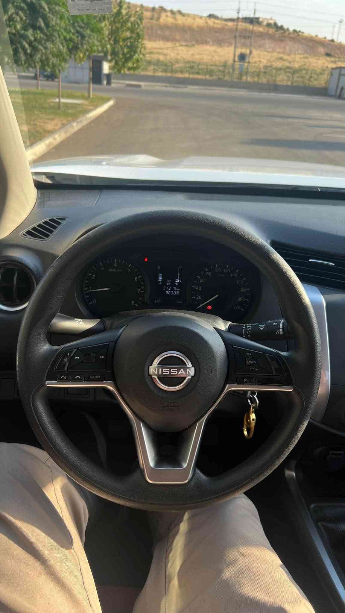 Nissan Navara 2024 AWD 
شريكة مهند 
مرقم جاهز بدون دينار مصرف 

نيسان نافارا موديل 2024
دبل 4×4
كابينة مزدوجة
گير عادي
دفع رباعي
لون أبيض
داخلية جلد أحمر
سيارة قوية وعملية ومناسبة للعمل والاستخدام الشخصي

التجهيزات:

* داخلية جلد أحمر بالكامل
* كراسي جلد
* تحكم من المقود
* مثبت سرعة
* شاشة وسطية
* كاميرا خلفية
* تكييف
* زجاج كهربائي
* قفل مركزي
* مرايا كهربائية
* جنوط ألمنيوم
* دعسات جانبية
* رول بار خلفي
* صندوق خلفي واسع
* دبل 4×4
* إطارات بحالة ممتازة

سيارة مرتبة ونظيفة جداً
داخلية جلد أحمر مميزة
جاهزة للاستخدام مباشرة
مرقمة دهوك 24 وجاهزة

سيارة سعرها جوه سوك ٣٠-٤٠ ورقة 
شريكة مهند مرقمة جاهزة 
مكفولة كفالة من دعامي للدعامي بدون دعم بدون صبغ بدون تعديل ابد 
على وضع الشريكة 
ماشية ٣٠ الف تقريبا 
سيارة ب أسمنا 
تحويل وكالة غرامات ب شرط يوم الثاني 
سعرها بلاش بلاش 
198$ ورقـــة و مجال خفيف 🔥🔥 
للأستفسار اتصل على هذا الرقم 
كورك-واتساب 
*********** سميل, دهوك
