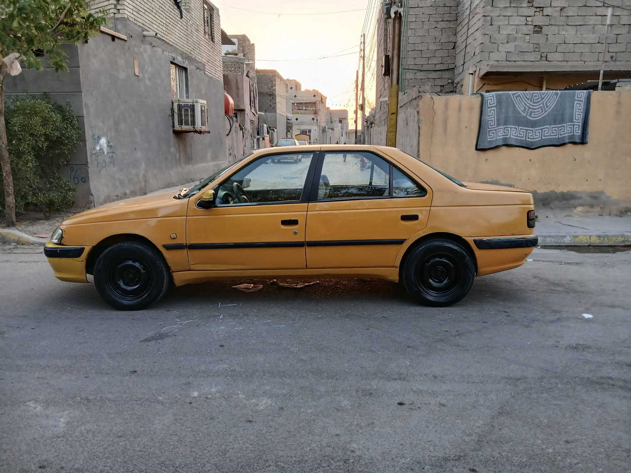 للبيع بيجو روى موديل ٢٠٠٩محدث بارص مكينه وكير ياباني وتماتيك فور اكس جدد عل فحص كهربايات كل شغاله تبريد شغال تخم تاير صدر جديد شواصي نضاف سياره جاهزه سنويه جديده داخله هزه رقم نكليزي سعر ٢٤ شرط التحويل *********** مكاني بغداد حي النصر مابيع قصد
