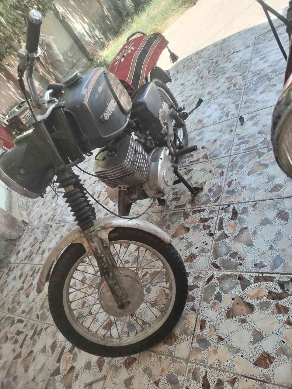 السلام عليكم 81 مطور شغل كلشي ما عيز اني ابيع كوم حديد  السعر 300 قفل قفل مكان بابل ***********
