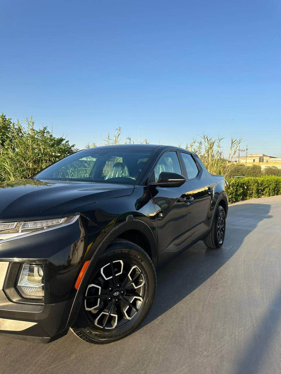 🚘 Hyundai Santa Cruz SEL 2023 — بۆ فرۆشتن

⭐ مۆدێل: 2023
⚙️ موتۆر: 2.5L — 4 Cylinder
🔄 گەیاندن: 4×4 / AWD
⚙️ گێڕ: ئۆتۆماتیک 8 خێرایی
⛽ بەنزین
🎨 ڕەنگ: ڕەش
🔑 VIN: 5NTJBDAE7PH075213

🚗 سەیارەکە زۆر جوان و شیکە و بۆ کار و بەکارهێنانی ڕۆژانە زۆر گونجاوە.

⚠️ تێبینی: جاملغووی پێشەوە لەگەڵ دەرگای لای شۆفێر کەمێک ژووری گرتووە، بەڵام بە گشتی سەیارەکە ئامادەیە بۆ بینین و پشکنین.

📍 شوێن: هەولێر
💰 نرخ: بۆ 158$

📞 بۆ زانیاری زیاتر و بینینی سەیارەکە پەیوەندی بکەن.
0️⃣7️⃣5️⃣0️⃣4️⃣4️⃣9️⃣2️⃣1️⃣3️⃣4️⃣

***********

🚘 Hyundai Santa Cruz SEL 2023 للبيع

⭐ الموديل: 2023
⚙️ المحرك: 2.5 لتر — 4 سلندر
🔄 الدفع: 4×4 / AWD
⚙️ القير: أوتوماتيك 8 سرعات
⛽ بنزين
🎨 اللون: أسود
🔑 VIN: 5NTJBDAE7PH075213

🚗 السيارة جميلة وعملية ومناسبة للاستخدام اليومي والعمل.

⚠️ ملاحظة: الرفرف/الجانب الأمامي مع باب السائق فيه انبعاج بسيط، كما هو موضح، والسيارة متاحة للفحص والمعاينة.

📍 الموقع: أربيل
💰 السعر:158$

📞 للاستفسار والمعاينة يرجى التواصل. أربيل, العراق
