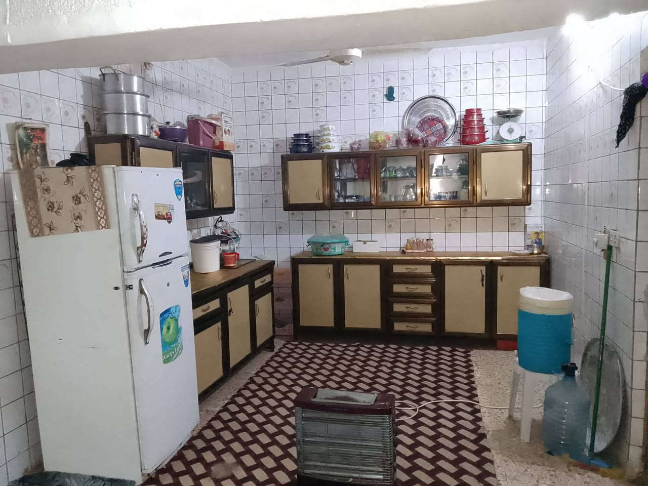 الدار للبيع مساحه 312 قاطين مسلح قرب جسر الزهور ورة البيوت المقابل نهاوند طريق بغداد منطقة هادئة  غرف 4 فوك وصحيات
وجوة مطبخ حار وبارد وصحيات داخليه وخارجيه وبيت كامل وبسعر مناسب الإتصال ***********
الدار للبيع مساحه 312 قاطين مسلح قرب جسر الزهور ورة البيوت المقابل نهاوند طريق بغداد منطقة هادئة  غرف 4 فوك وصحيات
