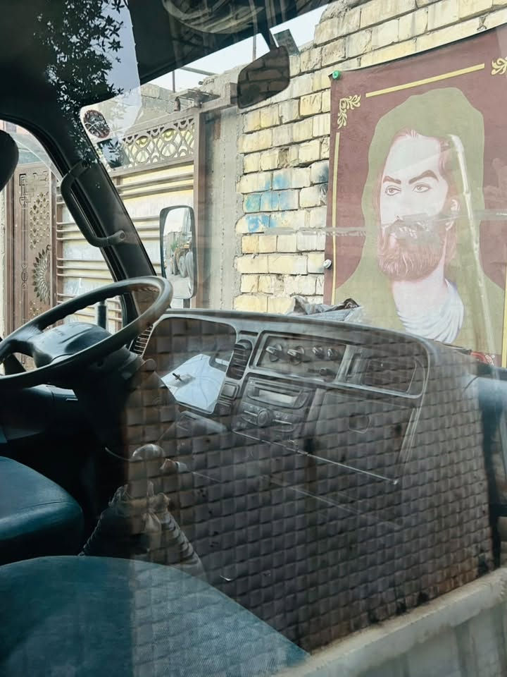 السلام عليكم كنتر بزون للبيع فحل قلاب شاصي مكفول  محرك 108يعني 33 رقم بغداد قار مشروع وطني موديل 97 عنوان  بغداد رقم ***********
