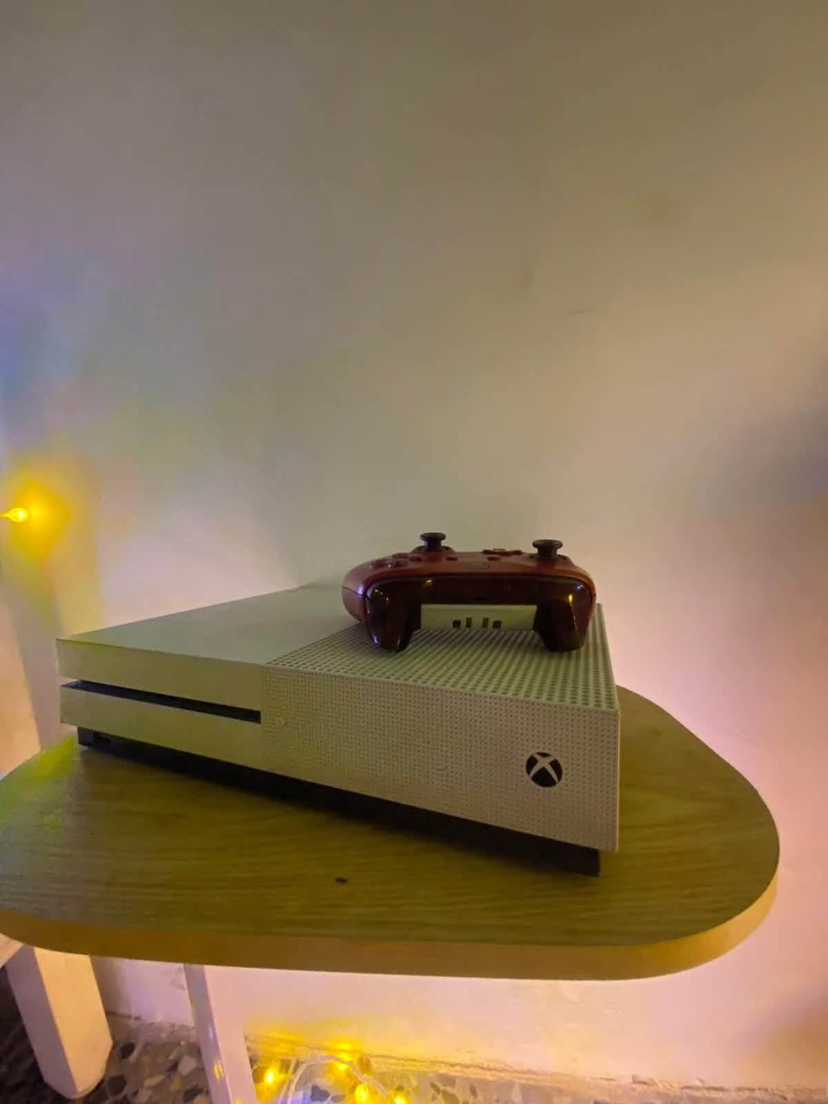 XBOX ONE Sجهاز للبيع
نضافت الجهاز 90‎%‎
جهاز ما مفتوح ولا مبدل بي شي
حسابين داخل الجهاز الحسابين بيهن GAME PASSبس خلصانات
الجهاز مع يده واحده اصليه فقط 
مع شاحن بطاريات 🔋 لليده و مع كامل الملحقات بدون نقص اي شي
جهاز استخدام بيتي يعني نضيف كلش مثل ما موضح بالصوره 🫡
للاستفسار *********** ومتواجد بلماسنجر🤙🏻

نص مكتوب في الصور:
- ZAYN 2014#2108 الألعاب 6 من الألعاب عامل تصفية فرز أبجدي THE WALKING DEAD يتم الآن التثبيت... FISHING PLANET eFootball FC25 WARFRAME مدرج بقائمة الانتظار الألعاب التطبيقات المجموعات سجل اللعب مكتبة كاملة إدارة قائمة الانتظار The Walking Dead يتم الآن التثبيت... ٣٧,٥٦ ميغابايت في الثانية ٣٠٣ ميغابايت من ١٠١٣ ميغابايت, ٣٠,٠٪ كل مساحة التخزين ٧٥,٦% متوفر ٨٩,٠ GB هل تبحث عن المزيد؟ عرض, المكتبة الكاملة إدارة اللعبة المزيد من الخيارات
- ZAYN 2014#2108
- 6 الألعاب
- 12 التطبيقات
- 1 المجموعات
- سجل اللعب
- مكتبة كاملة
- إدارة
- قائمة الانتظار
- التحديثات
- The Walking Dead
- يتم الآن التثبيت: 35,84 ميغابايت في الثانية
- 40,4 ميغابايت من 101,3 ميغابايت، 39,9%
- كل مساحة التخزين (75,6%)
- متوفر 89,0 GB
- كل الألعاب | الألعاب المملوكَة | مجاني مع Xbox | التطبيقات المملوكَة | Xbox Game Pass | الاشتراكات
- CALL OF DUTY
- APEX LEGENDS
- SEASON 3
- FISHING PLANET
- ENLISTED
- DELTA FORCE
- HARWEN