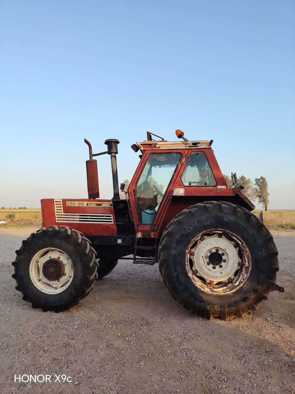 فيات للبيع حجم 130فول مواصفات فول عادي تكمه عريضه اكسل بارز بك بل صفحه مكينه جاهزه السعر خاص***********
