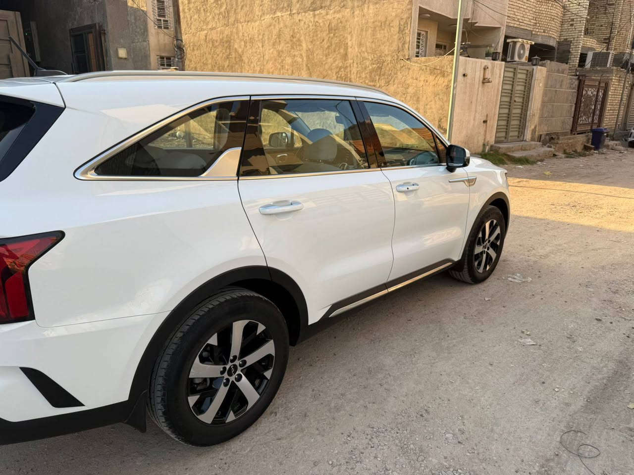كيه سرونتو موديل 2023  سياره مكفوله  من التبديل  والصبغ 4 سلندر مكينة 2500 بغداد  بسمي تحويل مباشر  عنوان بغداد  زعفرانيه  السعر 245 اتصال ***********
