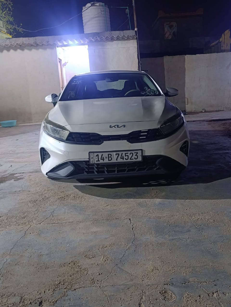 سلام عليكم  كيا فورتي موديل 23 سياره جاهزه شرط محرك 2000دوش وكير شرط كفاله تبريد حداديه تخم تاير  كامره شاشه  سياره جاهزه مجهزه من كل نواحي  بس سياره مصبوغه عام  سياره معوقين تنتهي سنويه 30 رقم بصره والمكان بصره زبير سعر 105 من الخيرر  رقم الهاتف ***********
