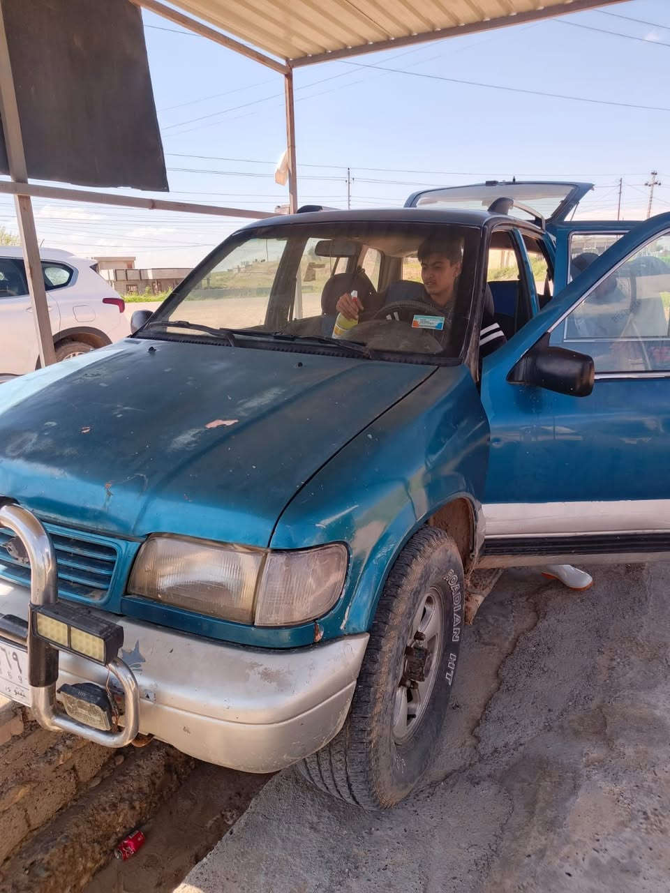 السلام عليكم عندي كيا سبورتج موديل 96 تبريد شغال الشرعي موجود 
سنوية 2028 
تحويل فقط سعر البيع 38 
العنوان : حي الملايين الثانية 
 بيع نقد فقط وبيها مجال للاتصال ***********
