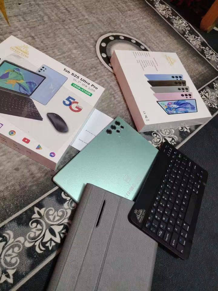 مواصفاته حسب العلبة والإعلانات المطابقة
الشاشة: 10.1 إنچ IPS LCD.
النظام: مكتوب على العلبة Android 15.
المعالج: Quad Core، يعني 4 أنوية.
الذاكرة: مكتوب 18GB RAM + 512GB تخزين.
الشبكة: 5G + شريحتين SIM + Wi-Fi + Bluetooth.
الكاميرات: 8MP أمامية و13MP خلفية حسب بعض القوائم المطابقة. 
الشحن: 5V/2A.
ويأتي عادةً مع كيبورد، ماوس، قلم وغطاء حسب
سعره ٧٥بي مجال مكاني بغداد حي العامل
