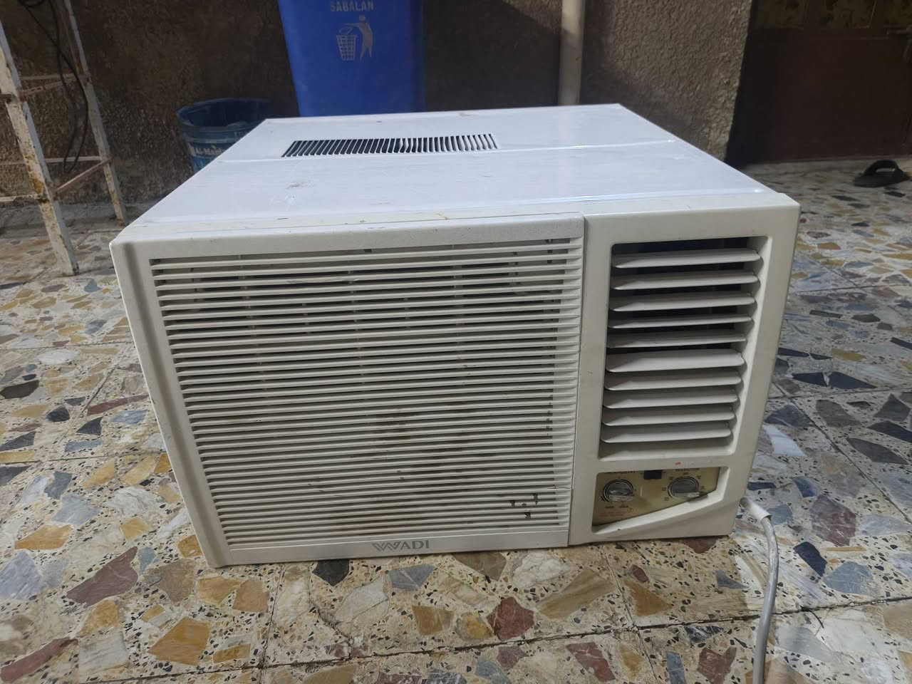 مكيف الوادي على شغل ما دخل تصليح نضيف سعر 225الف بغداد المشتل ***********
