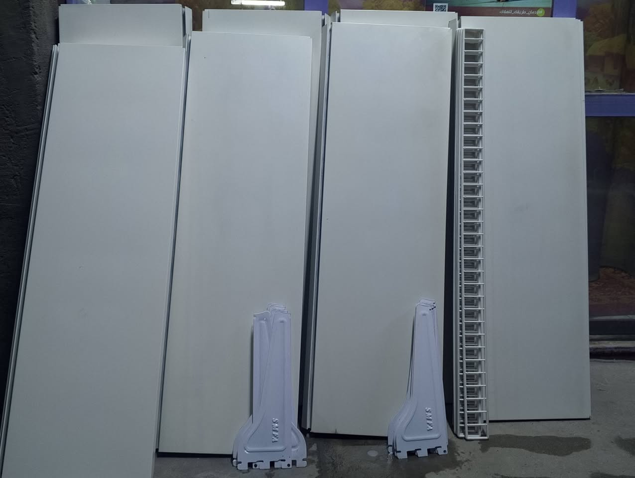 من رخصه مدير الكروب
اخوان رفوف اسواق النظافه فول عدد ١١٠ رف  تركي عريض مع سفينه طول مترتين و٤٠ سم  وعارضات جبس استيل عدد٢ وعارضه كرزات استيل  رقم الموبايل *********** احمد ابو فاطمه بغداد حي جميله قرب العلوه
