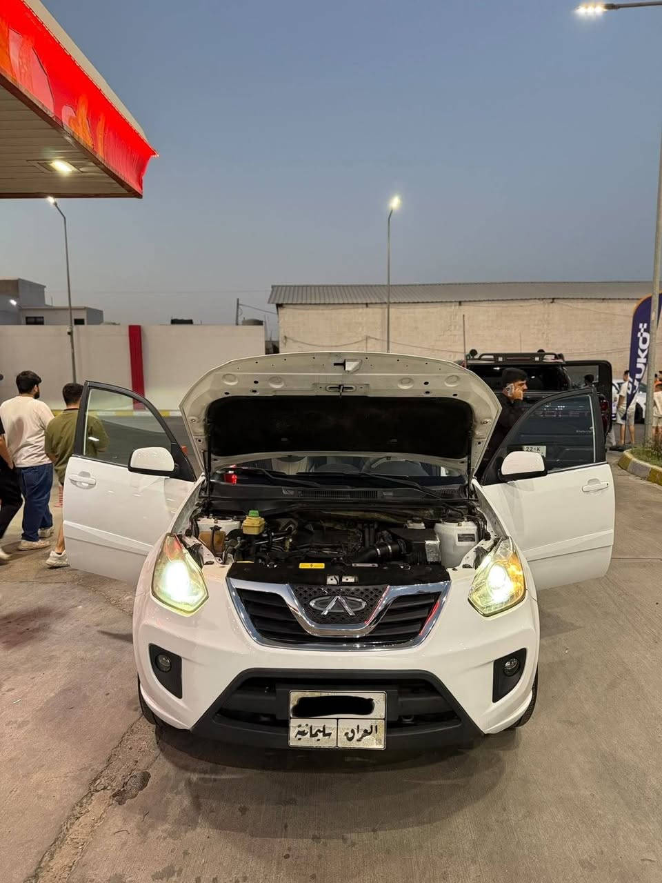 بسم الله الرحمن الرحيم سيارا شيري تيكو موديل 2014 شبري كارت بدون صبغ بدون دواخل بدون تعديل بدون حالوب اخوان حته سبير ما نازل كير سنوي ثمنت شهر مهنته محرك صدر تايرات كهربائية تبريد ثلج اتماتيك قفل مركزي ايبيس داخل رصاصي 7. راكب  كير سيم مرغوب  اخوان سياره حته رصعات شرط. عنوان كركوك مقابل عرفه.  ***********.     ***********.   سبير. ما نازل.
