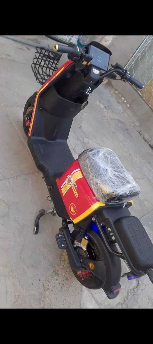 السلام عليكم دراجة شحن للبيع، R7 زيرو السعر 450 وبيها مجال.المكان بغداد - المعامل - شاعورة 
الرقم ***********
