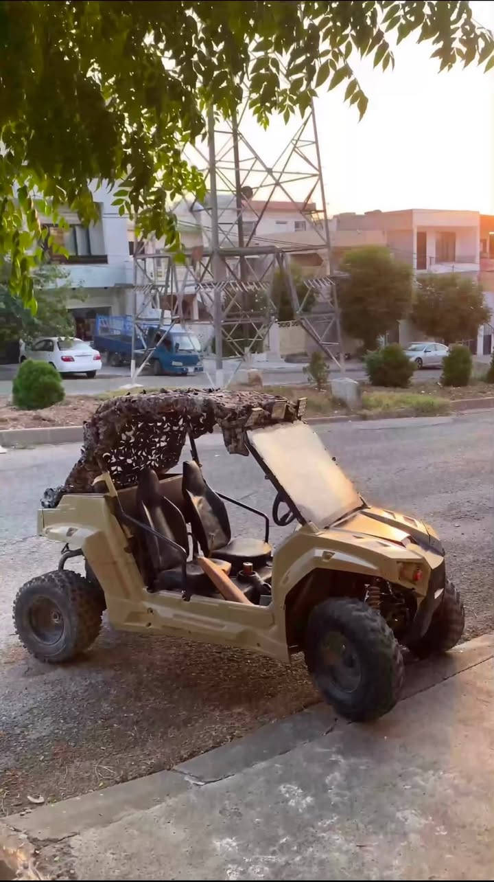 بۆ فرۆشتن ***********
مەکینەی مەرزییەی لەسەرە کامل تەشفیت کراوە 
زۆر بە هەڵمەتە 
٤ تایەی تازەی لەژێرە
لایت و بلاجیکتۆر هەمووی ئیش ئەکات
١٧ گەڵاو مەجالێکی برایانە 
ئەدمین❤️
