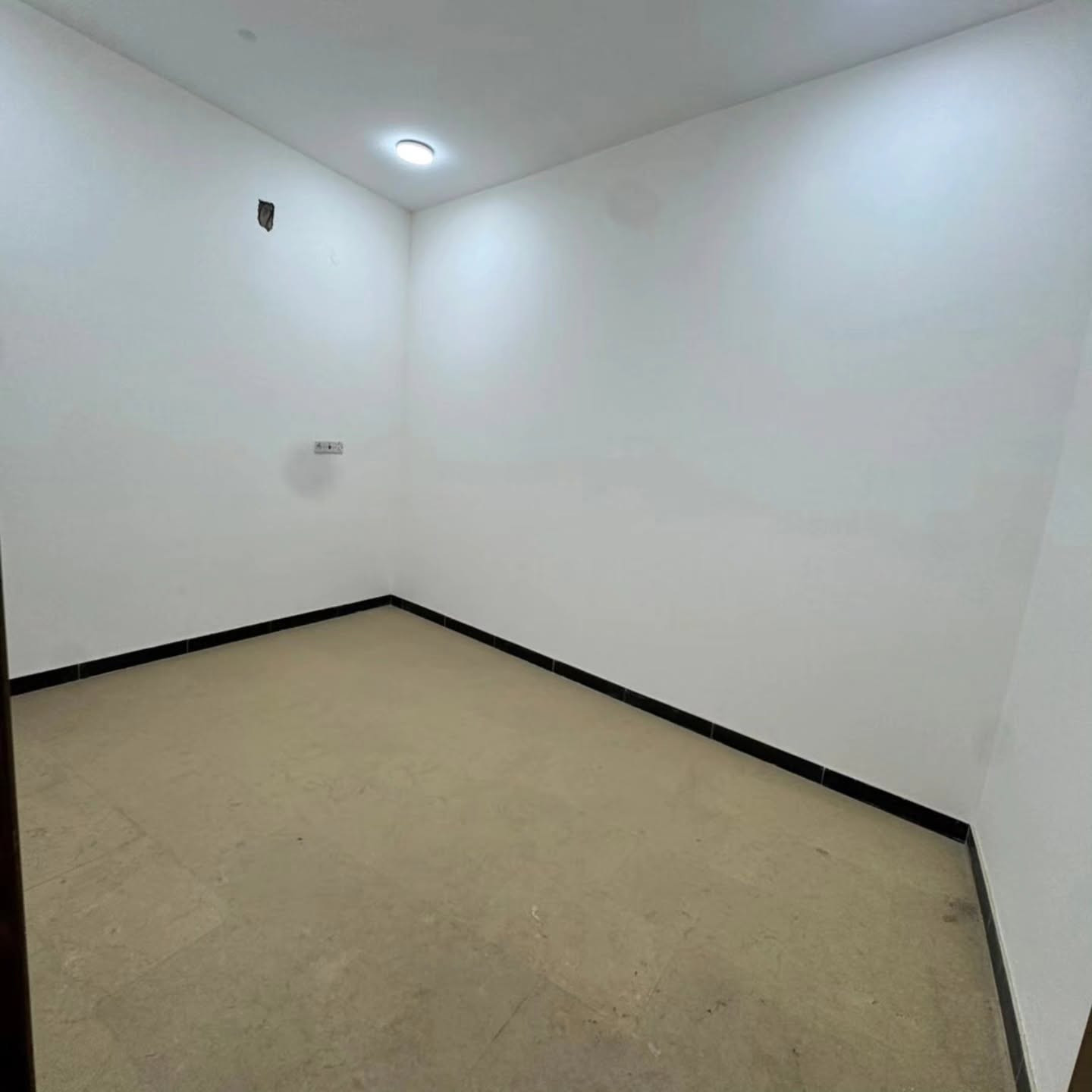 دار طابقين ونص للبيع | البراضعية 🏡
📍 الموقع: البراضعية – إفراز أبو ياسر
📐 المساحة: 100 م²
📏 الواجهة: 14 متر
📄 الطابو: ملك صرف – تحويل باسم المشتري
✨ تتكون من: 🛏️ 5 غرف منام
🛋️ صالة
🚗 كراج
🍳 مطبخ
🚿 3 مجاميع صحية
💰 السعر: 285 مليون دينار
📞 للاستفسار والتفاصيل: ***********
***********
تبارك العقارية | بيع • شراء • تأجير • استثمار
✨ عقارك بأمان… واستثمارك باطمئنان

#اكسبلور_فولو #اكسبلور #فولو #تصويري📷 #العراق
