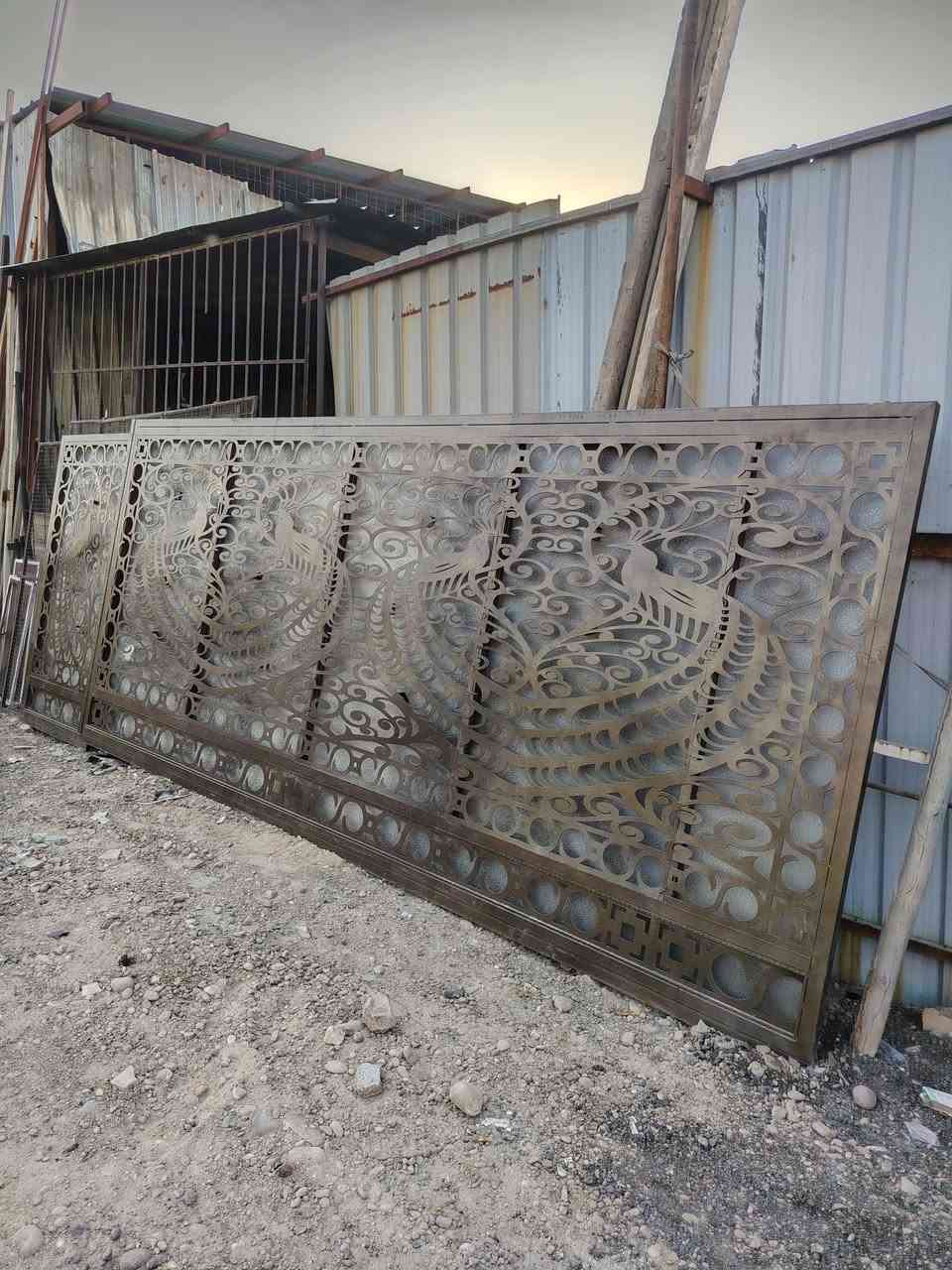 باب سياج عرض 5.60 ارتفاع 2.5 يصلح باب مزرعه شغل درجه أولى للبيع *********** السعر مليون وبي مجال قليل
