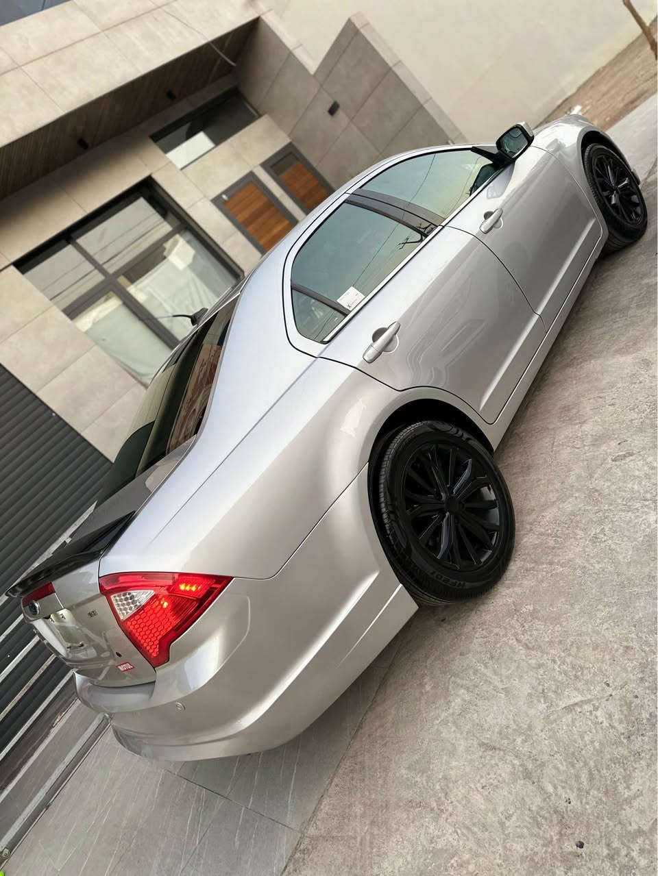 Ford fusion SE 
مـۆدێـل 2011 - مــواســەفـات SE - حاسە و کامێرا - 
یـەک پـەڵـەی بـچــووک بـۆیاخـی هـەیـە  - ٢ سویچ 
سەنەوی و ڕەقەم هەتا ٢٠٢٩ تــازەیــە - تایەی تازەیە  - مەجموعەی سوکان بیلادی - بلوتوز - سیستمی Microsoft  گــێڕ و مـەکـینە و کـارەبایی و تەحویل و غەرامە بە شەرت 
لە سلێمانیم 
*********** السليمانية, العراق
