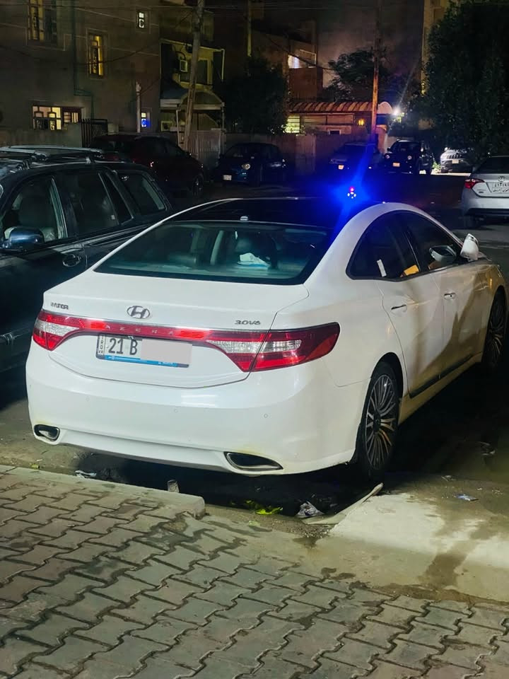 السلام عليكم
للبيع او مراوس حسب القناعة
هونداي ازيرا خليجي فول مواصفات محرك 3000 دوش المرغوب

السيارة بدون حادث وانما صبغ ربع بنيد نتيجة تقشير صبغ ومخليله فابلون وبيها شخوط بسيطة بالهلال الخلفي الايمن

تبريد قطعتين ثلج - صدر كامل جديد - باتري جديد - تحكم استيرن فول - دواخل لون قرميدي - كشنات تدفئة - تحكم كشنات كامل - ستيرن كهربائي - بانوراما وسلايد روف - بصمه أبواب ذكي - مري شفط - ترحيب أبواب مري اشاير - تثبيت سرعه - حساسات خلفي - بصمة جنطة - مانع انزلاق - ويل مال كادينزا - منظومة لايت زنون - بردات بلاديه عدد3 - اشاير بل مري - مدخل AUX + USB

السيارة باسمي تحويل مباشر

السعر 120 

***********  واتساب او اتصال

المكان :- بغداد - الكاظمية
