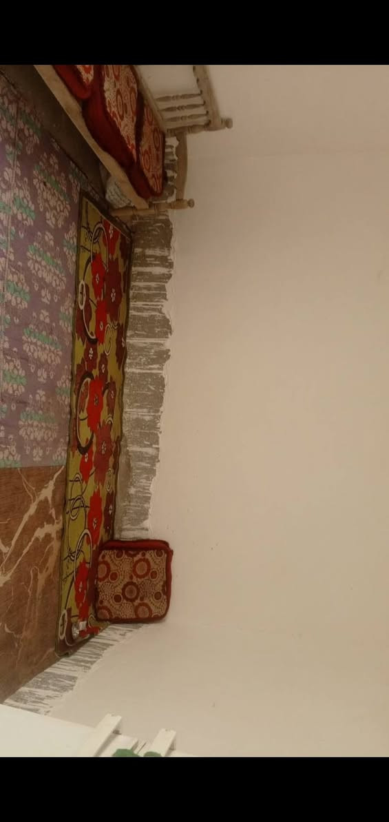 بيت طابو زراعي سند 25
للبيع مع قطعه مساحه الكل 450متر 
مكان محريجه قرب تقاطع سياحي شارع مفروشات 
السعر 40مليون 
للتواصل خاص ‏‪***********‬‏
