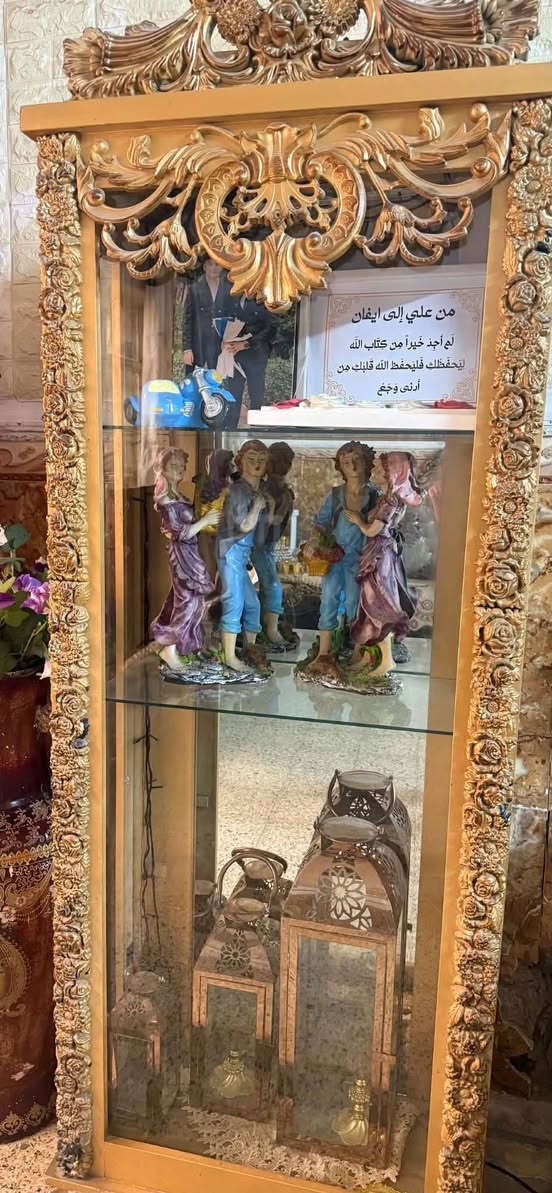 فاترينات ٢ للبيع سعر الوحده ٣٠ الف مكاني بغداد شعب
