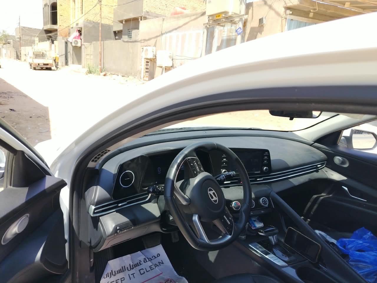 النترا خليجي
24
مكفولة
ممكن تذكرلي بالضبط شنو الفئة/النوع مال الإلنترا؟ (مثلاً نص فل/فل كامل أو اسم الفئة إذا موجود): 
فول فتحة سقف
شكد ممشايتها حالياً؟ وهل الاستخدام شخصي لو تاكسي/شركة؟: 
استخدام شخصي  ماشية 67
وين موقع السيارة هسه؟ (المدينة/المنطقة) حتى الناس تعرف مكان المعاينة: 
سماوة 
هل بيها أي صبغ أو حوادث أو بدل قطع، ولو بسيطة؟ وإذا أكو، وين بالضبط؟: 
مكفولة بدون اي ضربة او اي صبغ