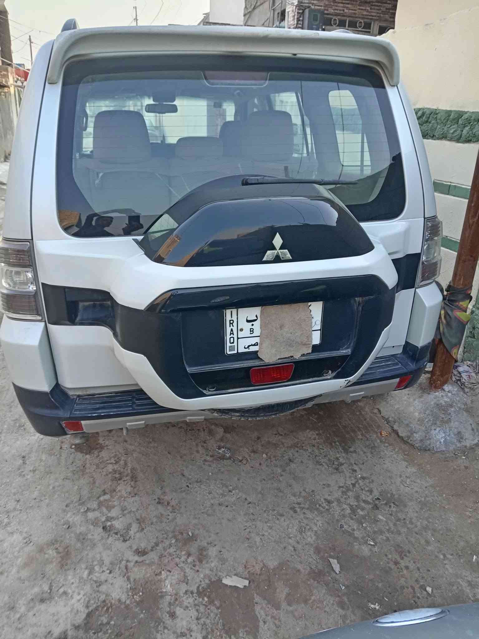 السلام عليكم للبيع باجيرو موديل ٢٠٠٨ محدثه ١٦ مقفوله من كلشي رقم بغداد مكان بابل للتواصل على الرقم ***********
